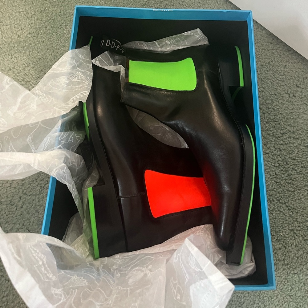 John Fluevog boots never worn